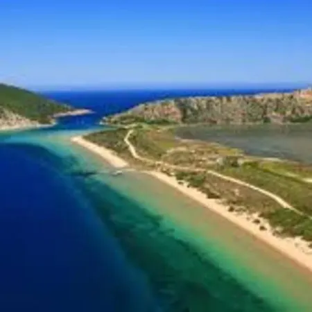 Near The Beach Paradise Mikra Mantinia 2 *