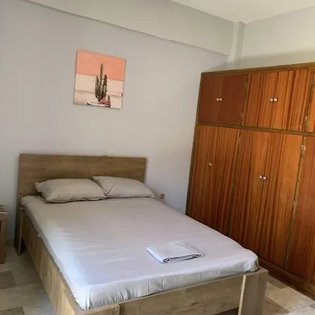 Apartment Near The Beach Paradise Mikra Mantinia 2 *